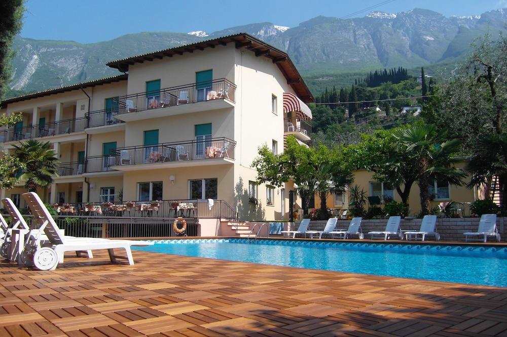 Hotel Casa Serena Malcesine Exteriör bild