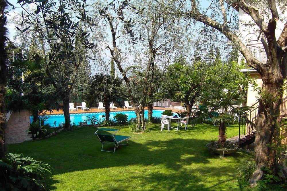 Hotel Casa Serena Malcesine Exteriör bild