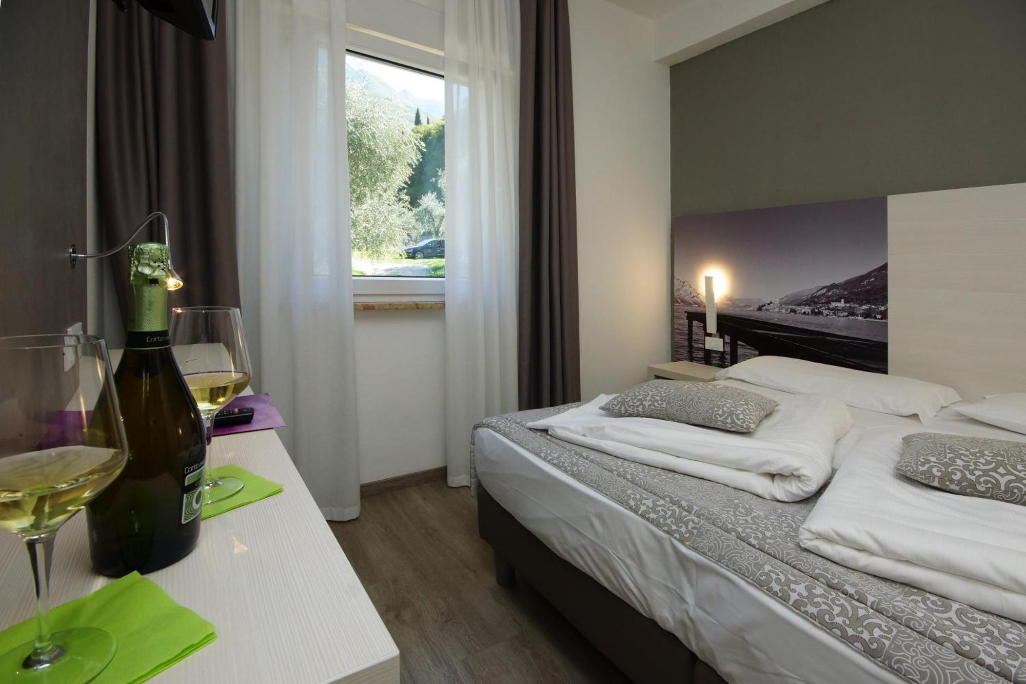 Hotel Casa Serena Malcesine Exteriör bild