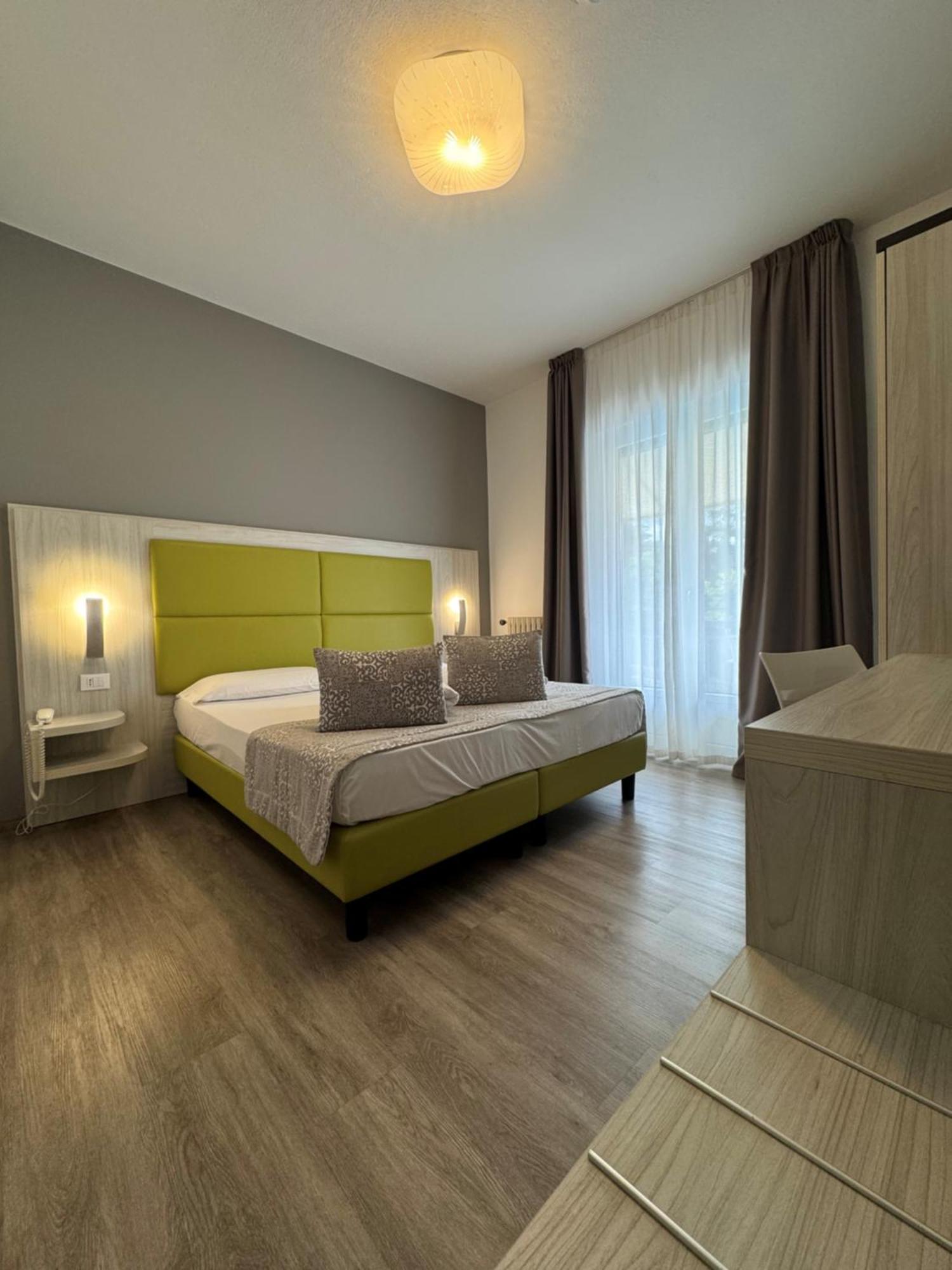 Hotel Casa Serena Malcesine Exteriör bild