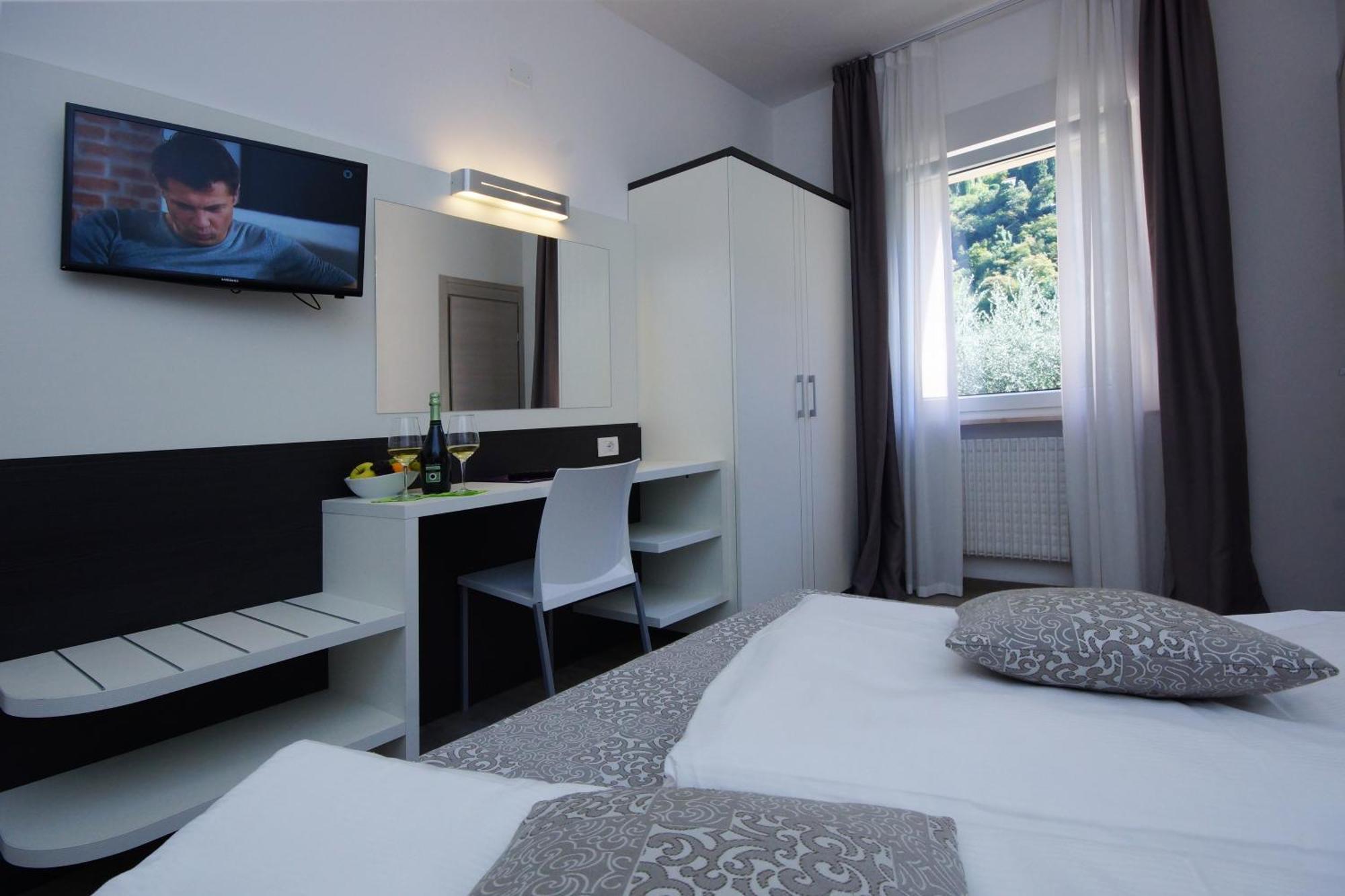 Hotel Casa Serena Malcesine Exteriör bild