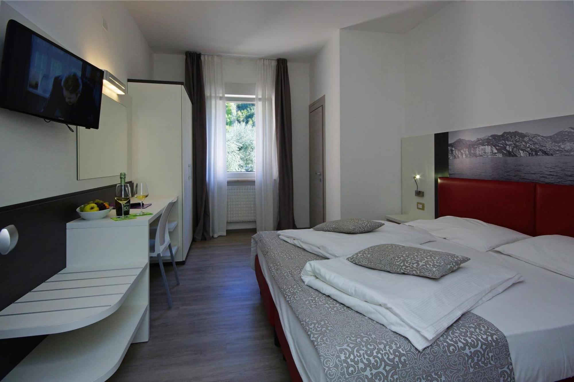 Hotel Casa Serena Malcesine Exteriör bild