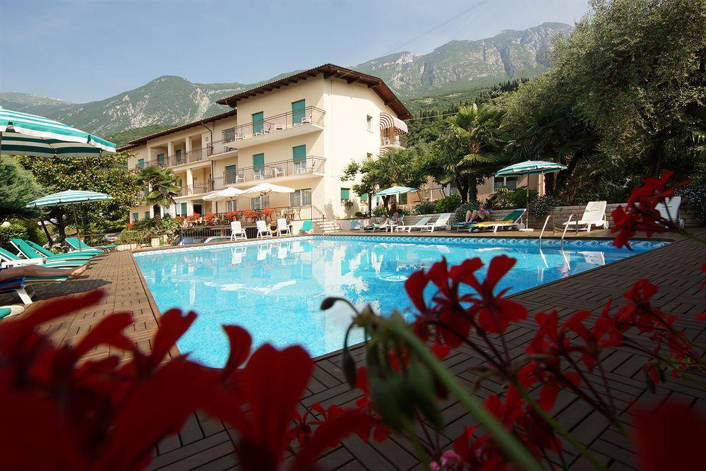 Hotel Casa Serena Malcesine Exteriör bild
